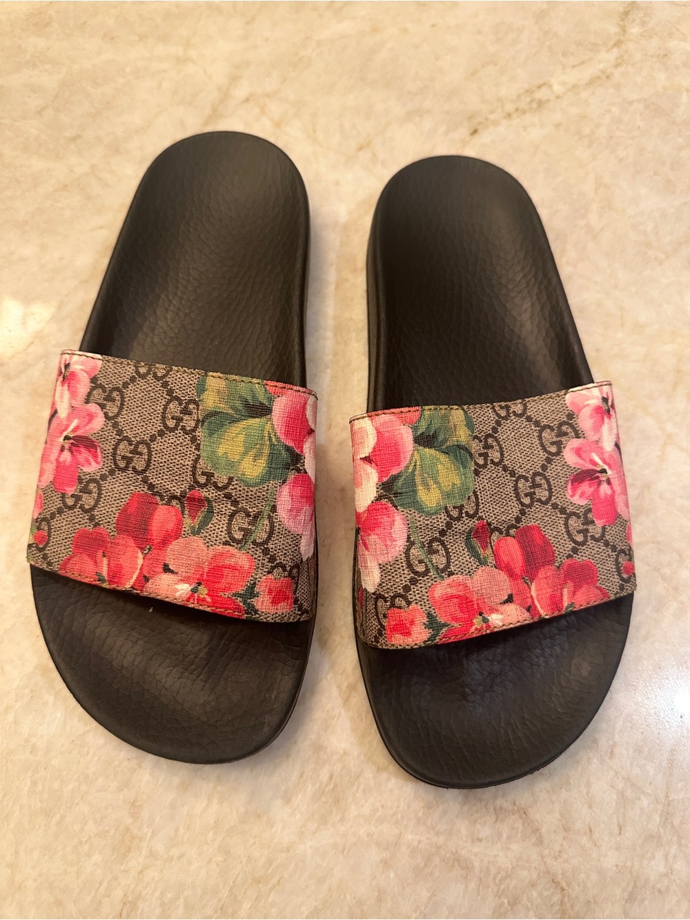Gucci GG Supreme Blooms Floral Slide Sandals Size 38 – Authentic